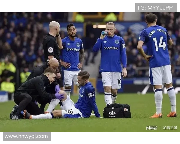 足球明星的反应与公众期待之间的微妙关系探讨 足球明星的反应与公众期待之间的微妙关系探讨